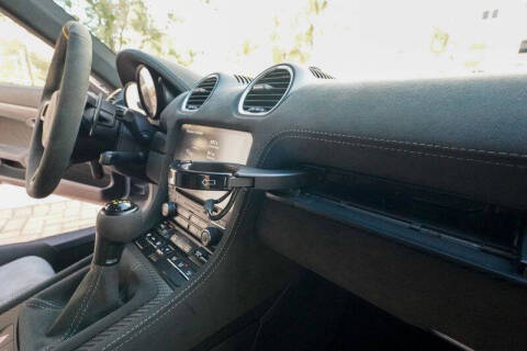 2024 Porsche 718 Cayman GT4 RS