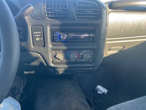 2000 Chevrolet S-10 LS