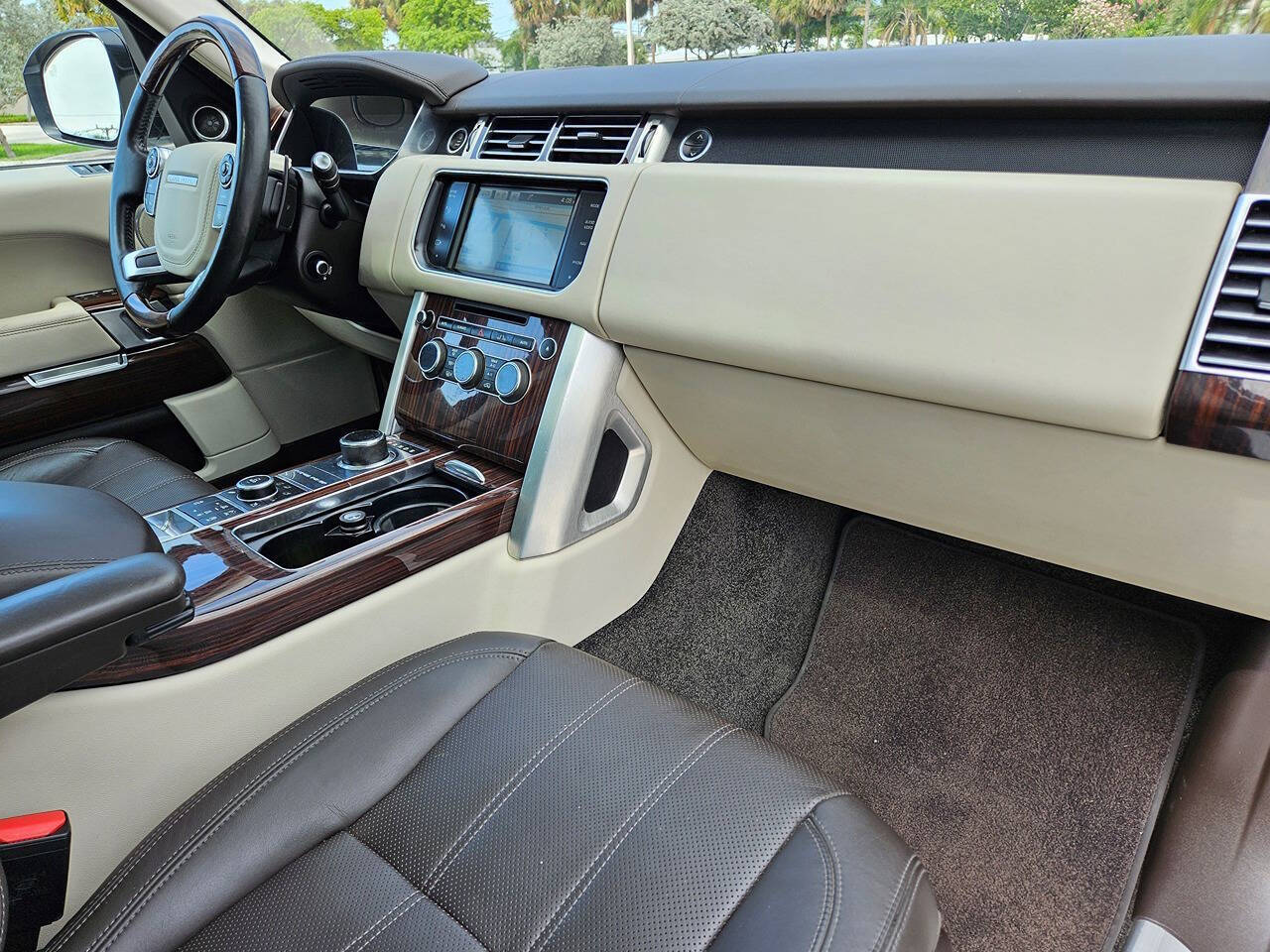 2014 Land Rover Range Rover 52