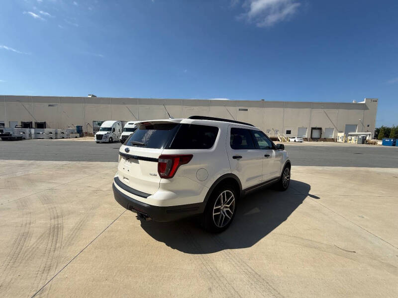 2018 Ford Explorer Sport