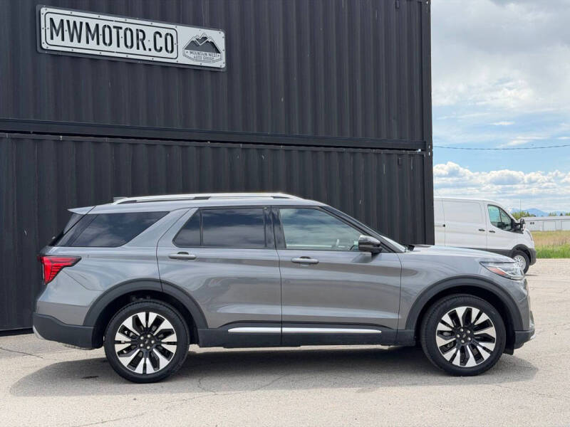 2025 Ford Explorer Platinum