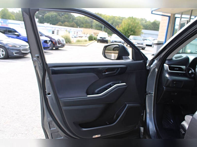 2021 Toyota Highlander LE