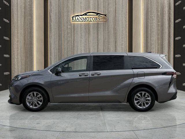 2024 Toyota Sienna LE 8-Passenger