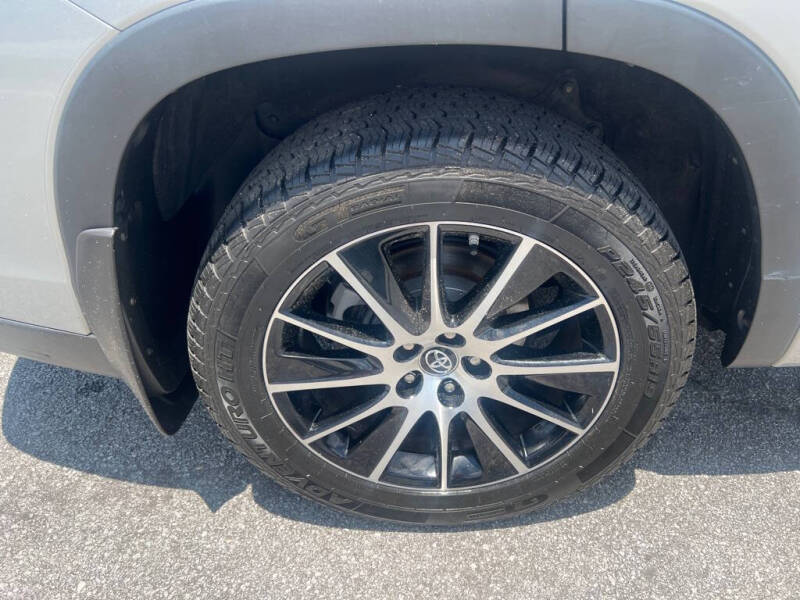 2017 Toyota Highlander SE