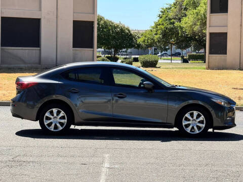 2017 Mazda MAZDA3 Sport
