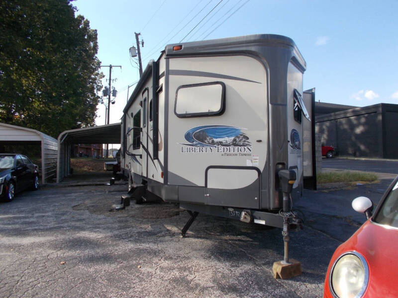 2014 Coachmen RV Liberty Edition