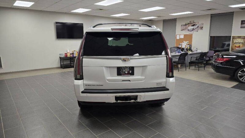 2016 Cadillac Escalade Platinum