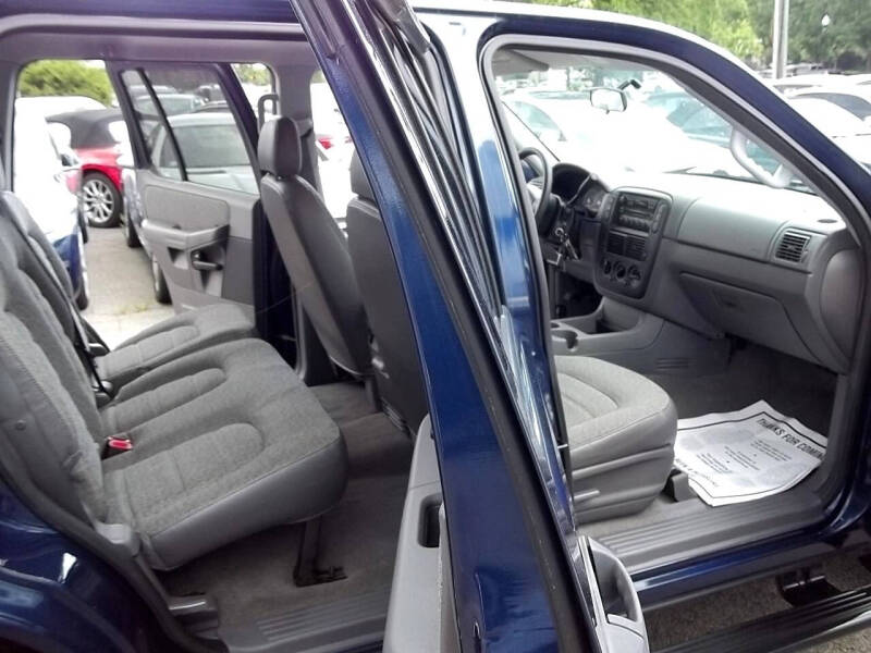 2004 Ford Explorer XLS