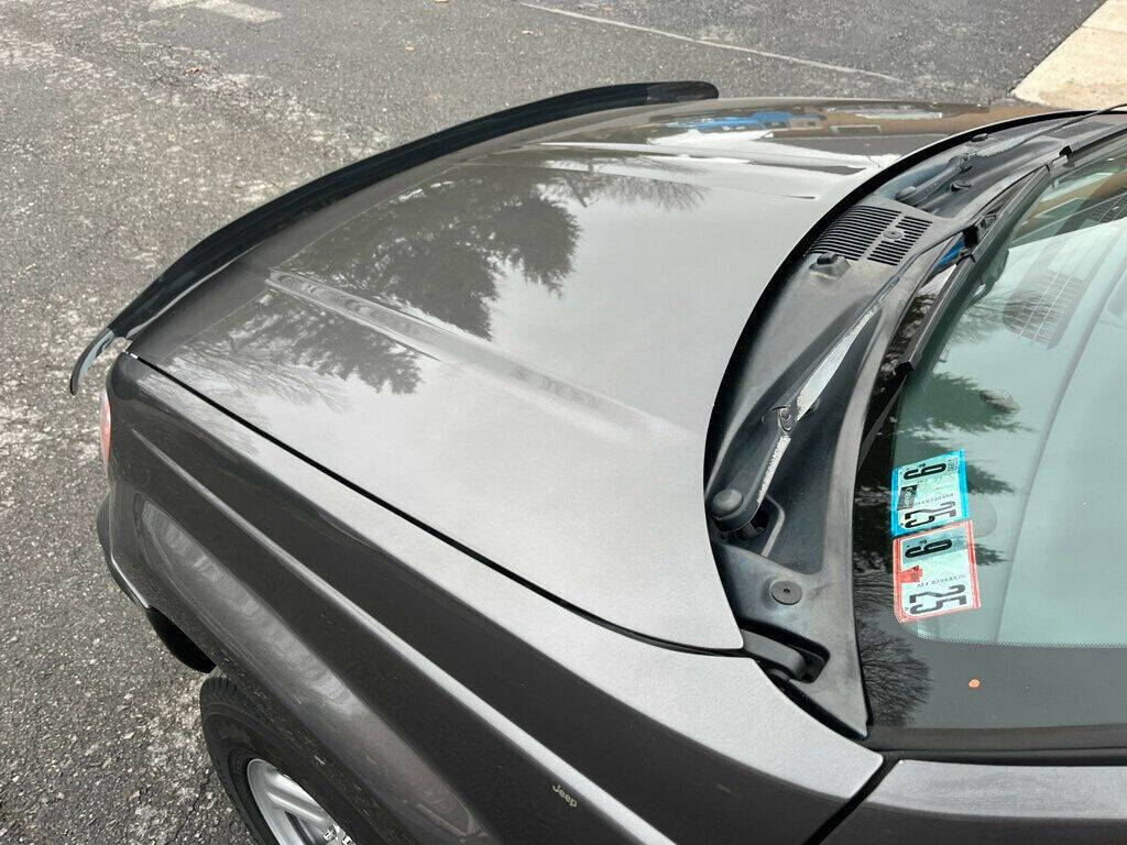 2004 Jeep Grand Cherokee 40