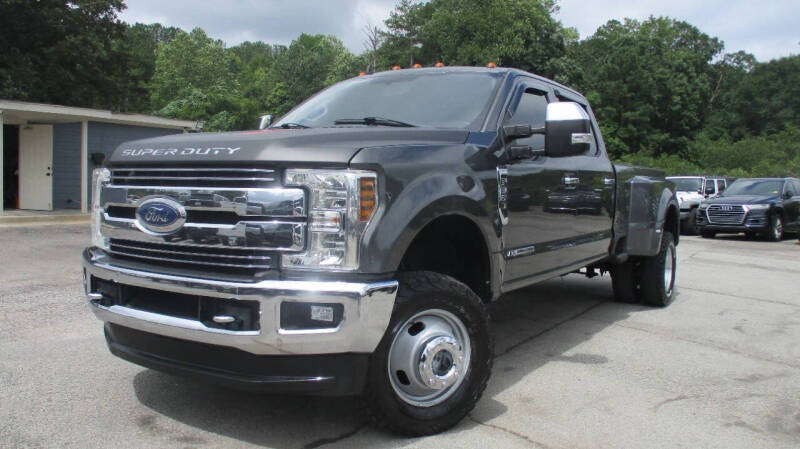 2019 Ford F-350 Super Duty Lariat's photo