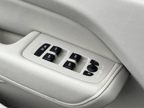 2022 Volvo XC60 B5 Inscription