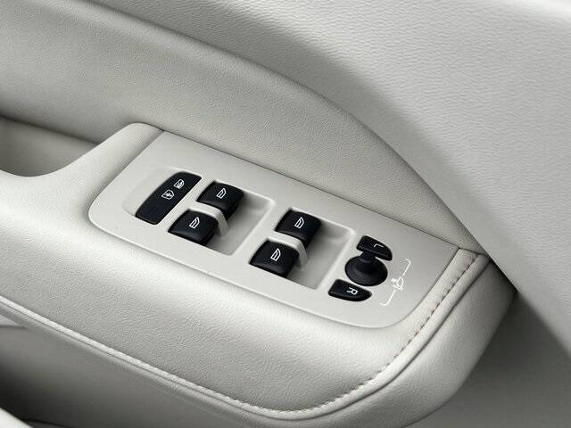 2022 Volvo XC60 B5 Inscription