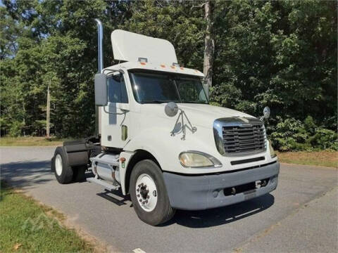 2005 Freightliner Columbia 120 for sale at Vehicle Network - Allied Truck and Trailer Sales in Madison NC