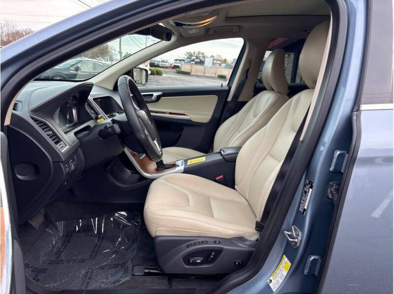 2017 Volvo XC60 T5 Inscription