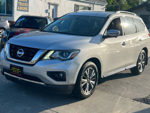 2017 Nissan Pathfinder for sale at AUTOMAX ENTERPRISES INC. in Roseville CA