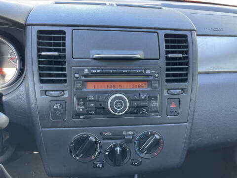 2011 Nissan Versa 1.8 SL