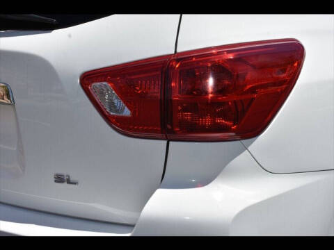 2017 Nissan Pathfinder SL