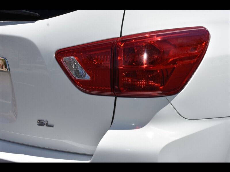 2017 Nissan Pathfinder SL