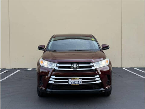 2017 Toyota Highlander LE