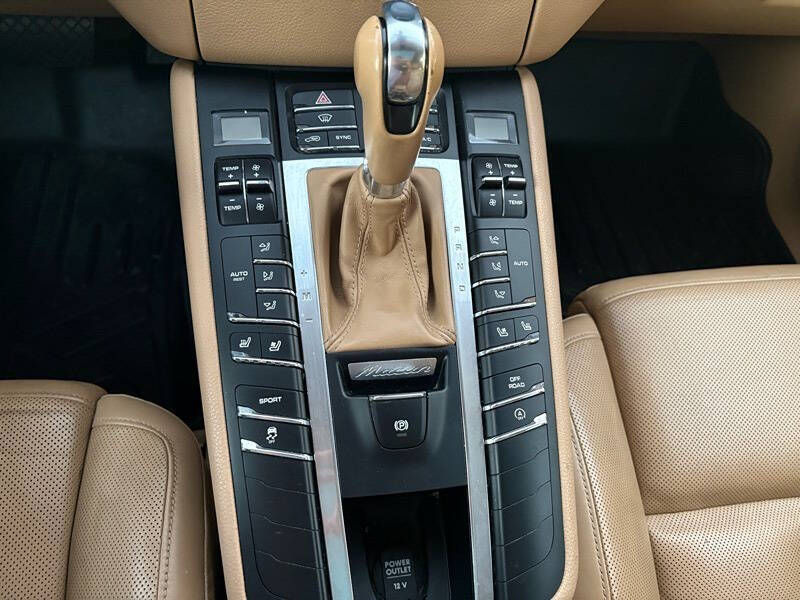 2015 Porsche Macan S