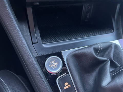 2016 Volkswagen Golf R 4Motion