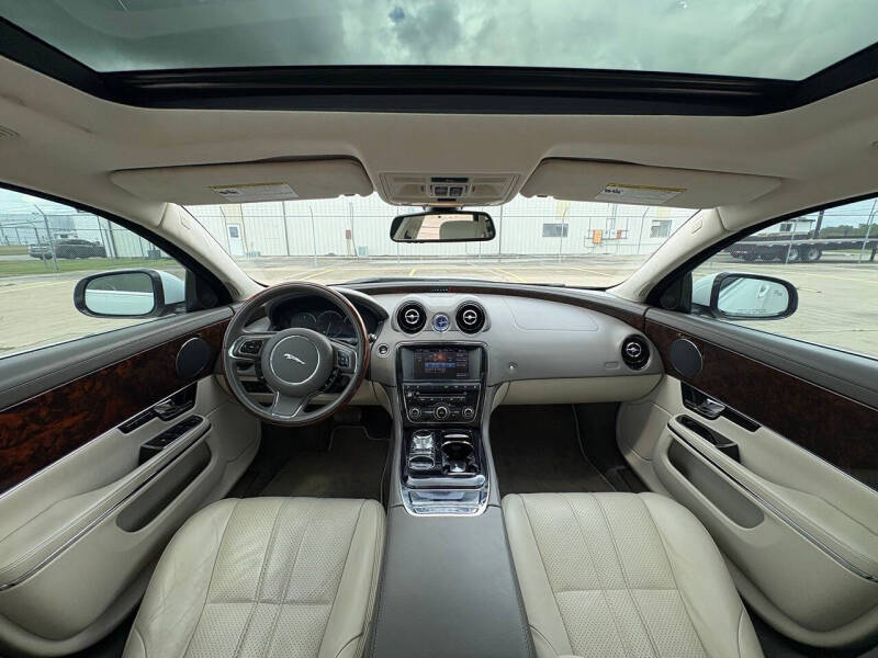2012 Jaguar XJ