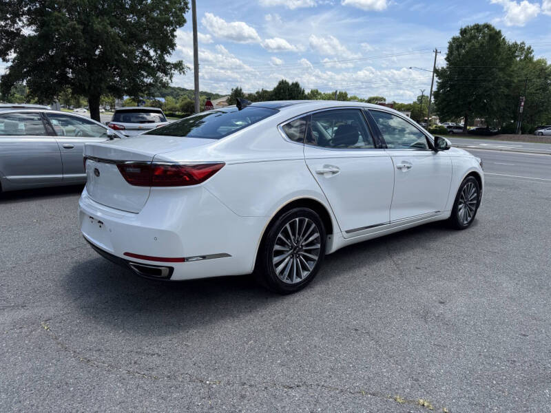 2017 Kia Cadenza Technology