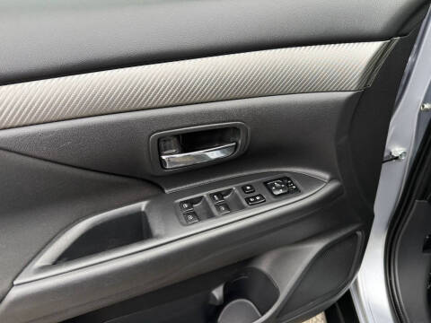 2016 Mitsubishi Outlander ES