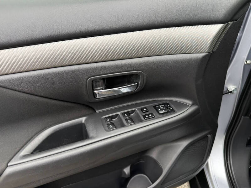 2016 Mitsubishi Outlander ES