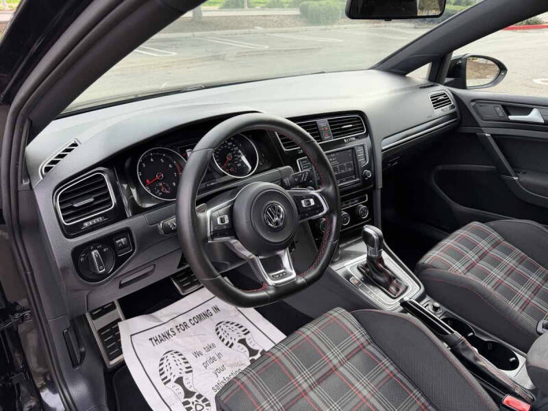 2016 Volkswagen Golf GTI SE