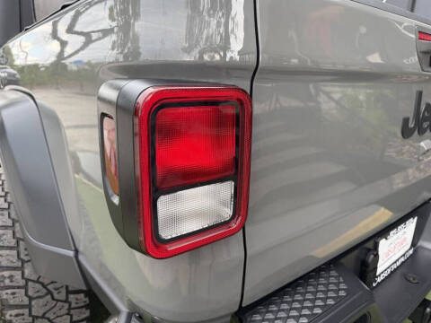 2020 Jeep Gladiator Sport