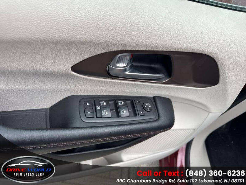 2017 Chrysler Pacifica Touring-L Plus