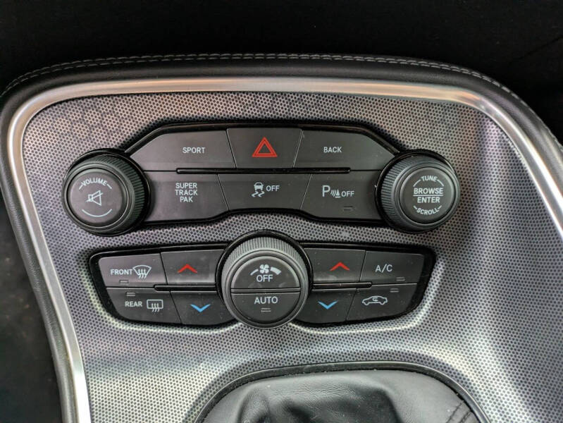 2015 Dodge Challenger R/T Plus