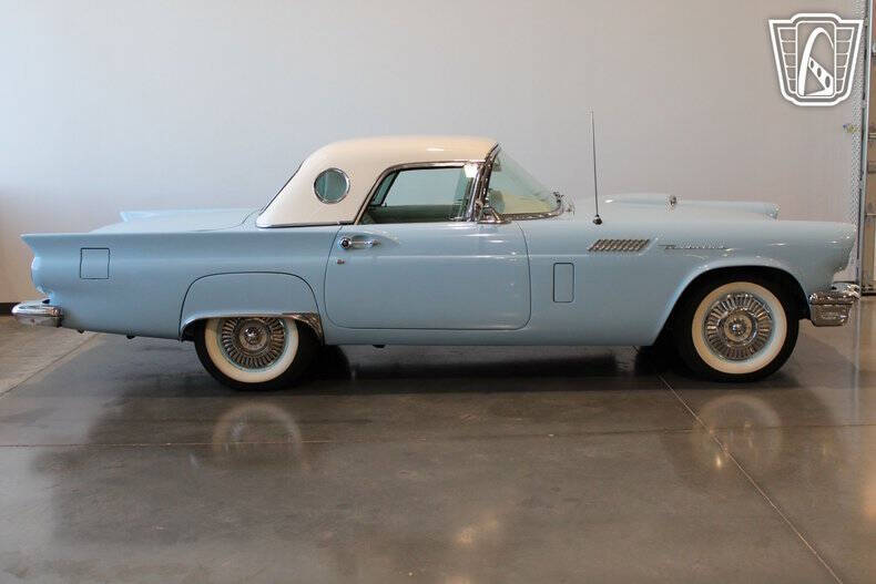 1957 Ford Thunderbird
