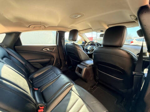 2017 Chrysler 200 Limited Platinum