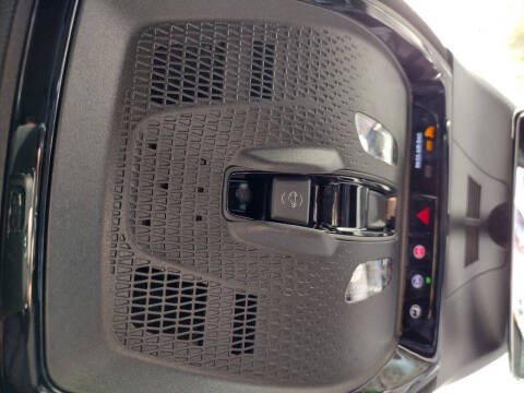 2025 Cadillac LYRIQ Luxury 3