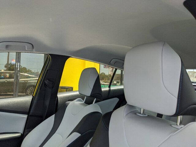 2016 Toyota Prius 16