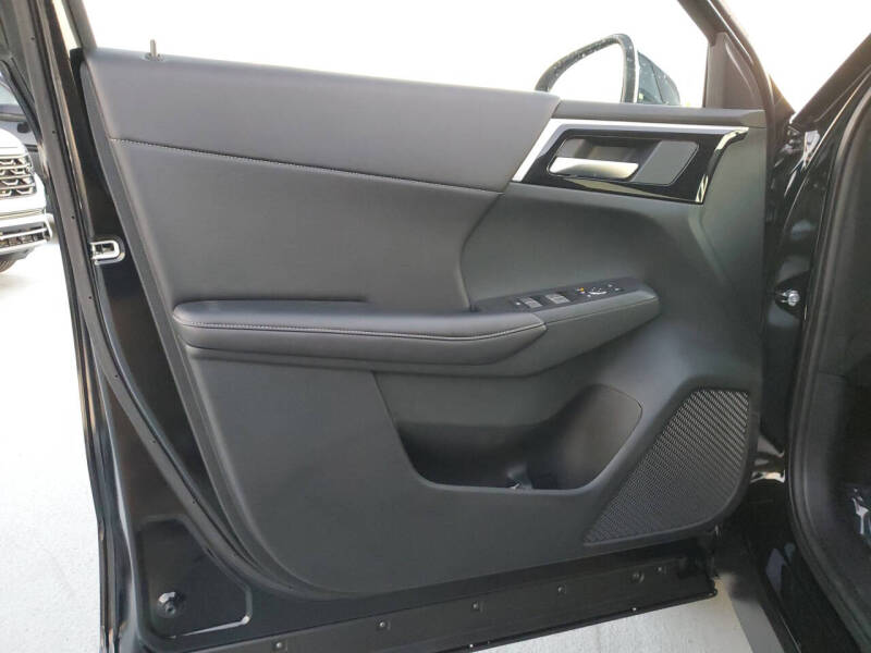 2025 Mitsubishi Outlander PHEV SE