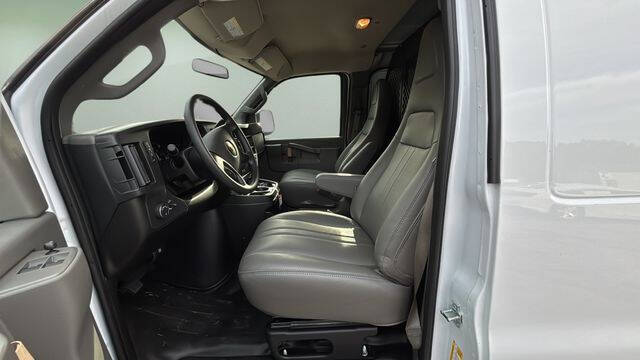 2025 Chevrolet Express 2500