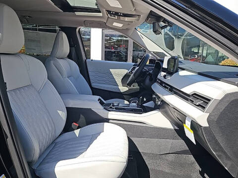 2025 Mitsubishi Outlander SEL Platinum Edition