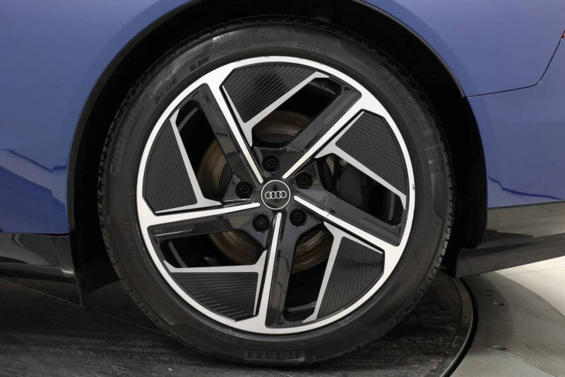 2024 Audi e-tron GT quattro Premium Plus