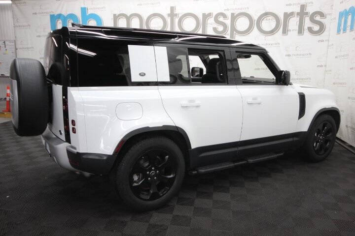 2020 Land Rover Defender 110 SE