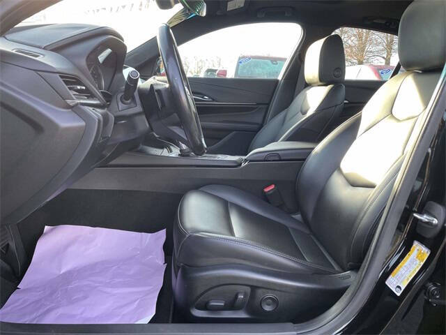 2023 Cadillac CT4 Luxury