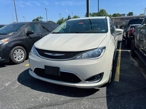 2020 Chrysler Pacifica Touring