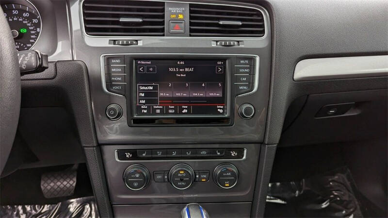 2016 Volkswagen e-Golf SE