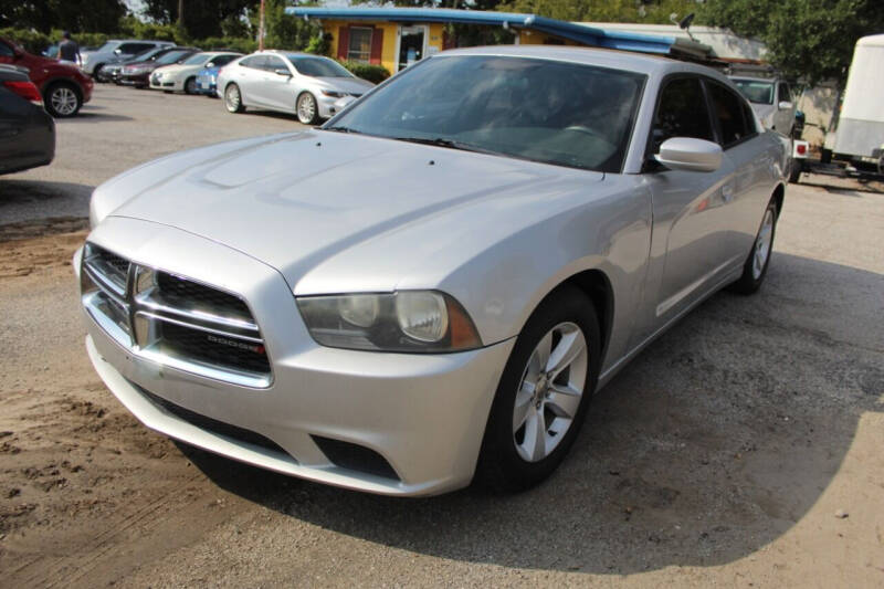 2012 Dodge Charger SE photo 5