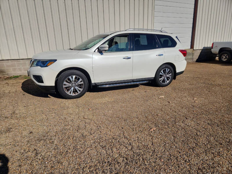 2017 Nissan Pathfinder SL's photo