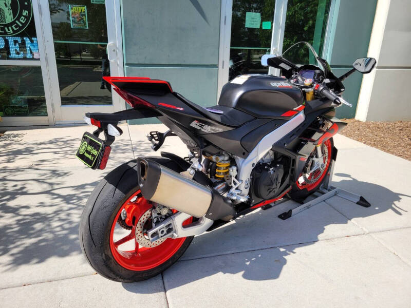 2023 Aprilia RSV4