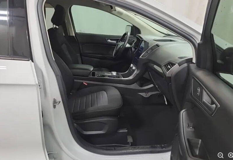 2021 Ford Edge SE