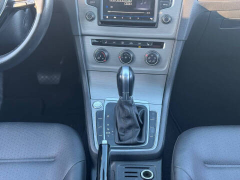 2017 Volkswagen Golf TSI Wolfsburg Edition